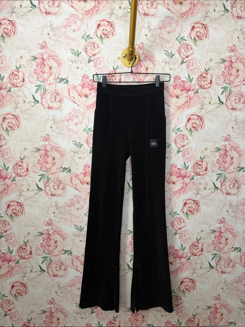 ALO YOGA Winter Break High Waist Flare Microcurduroy Black size XS/S